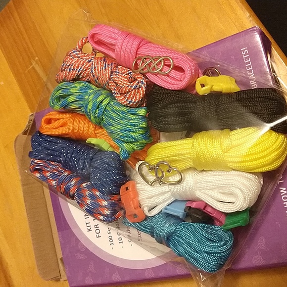 Paracord Bracelet Making Set DIY Kids Bracelets Craft Kit - Picture 11 of 12